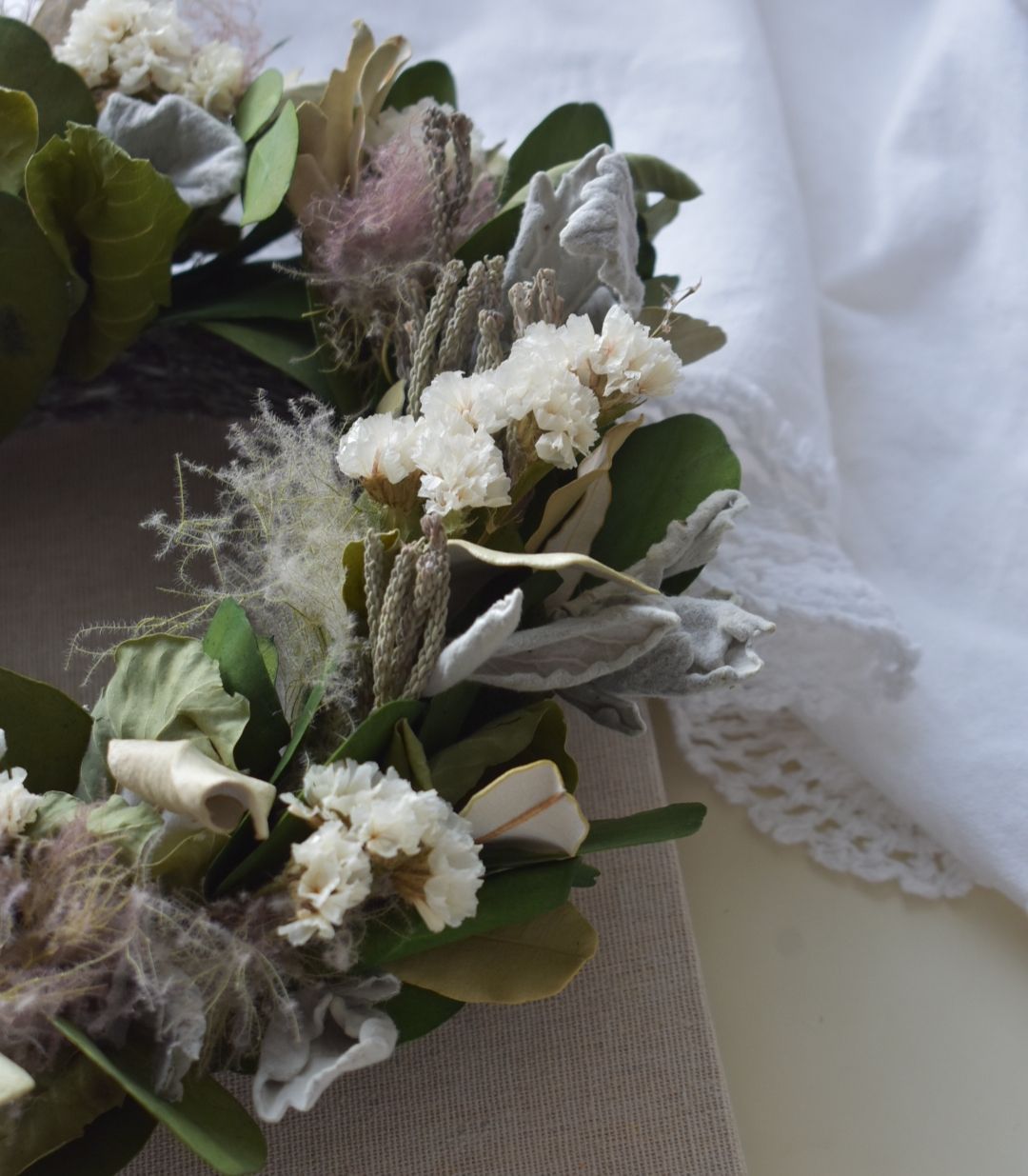 たっぷりリーフのボタニカルリース☆ちょっぴり早めのクリスマスリース  