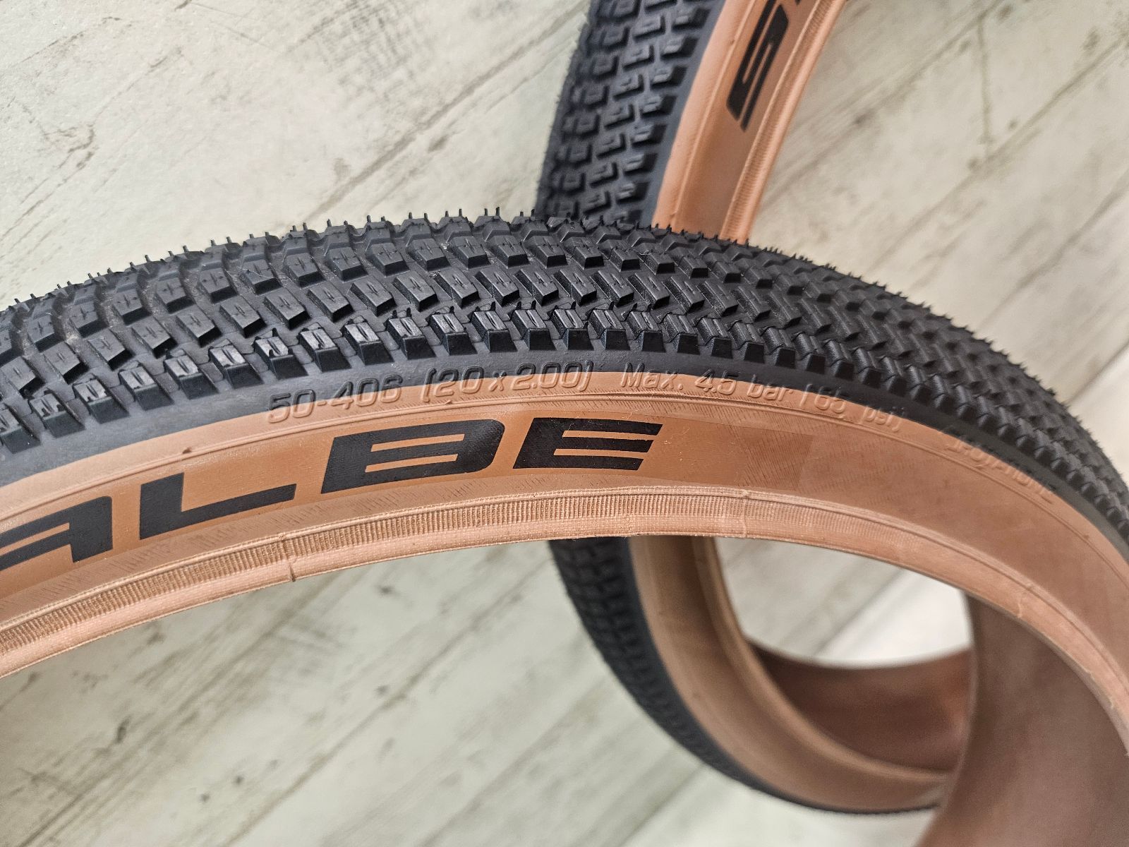 □ 走行一回のみ SCHWALBE BILLY BONKERS 20×2.00(406) シュワルベ