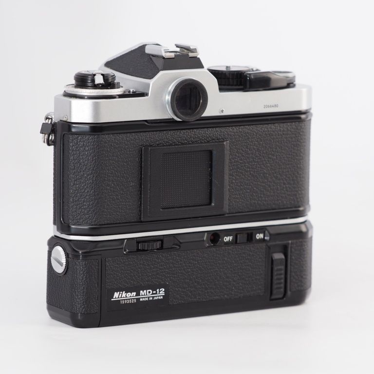 〈美品＋〉Nikon FE2 35mmフィルムカメラ MD-12モータードライブ 美品＋〉Nikon FE2 35mmフィルムカメラ MD-12モータードライブ