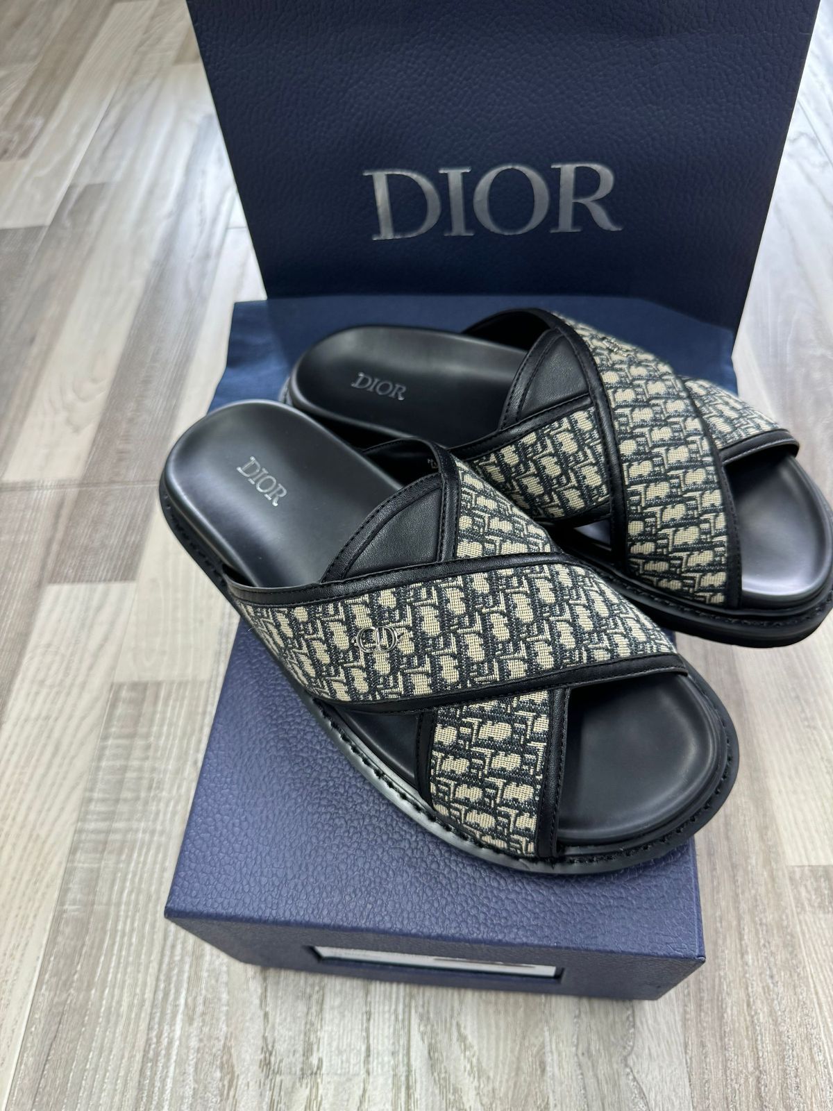 Dior AQUA オブリークジャカードスライド サンダル - メルカリ