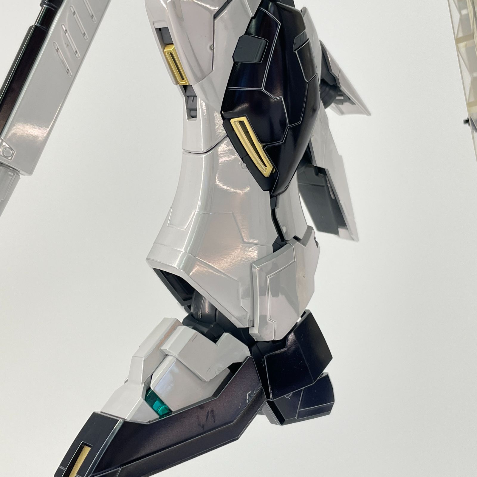ガンプラ【中古品/多少の傷あり】 MG 1/100 RX-93 νガンダム