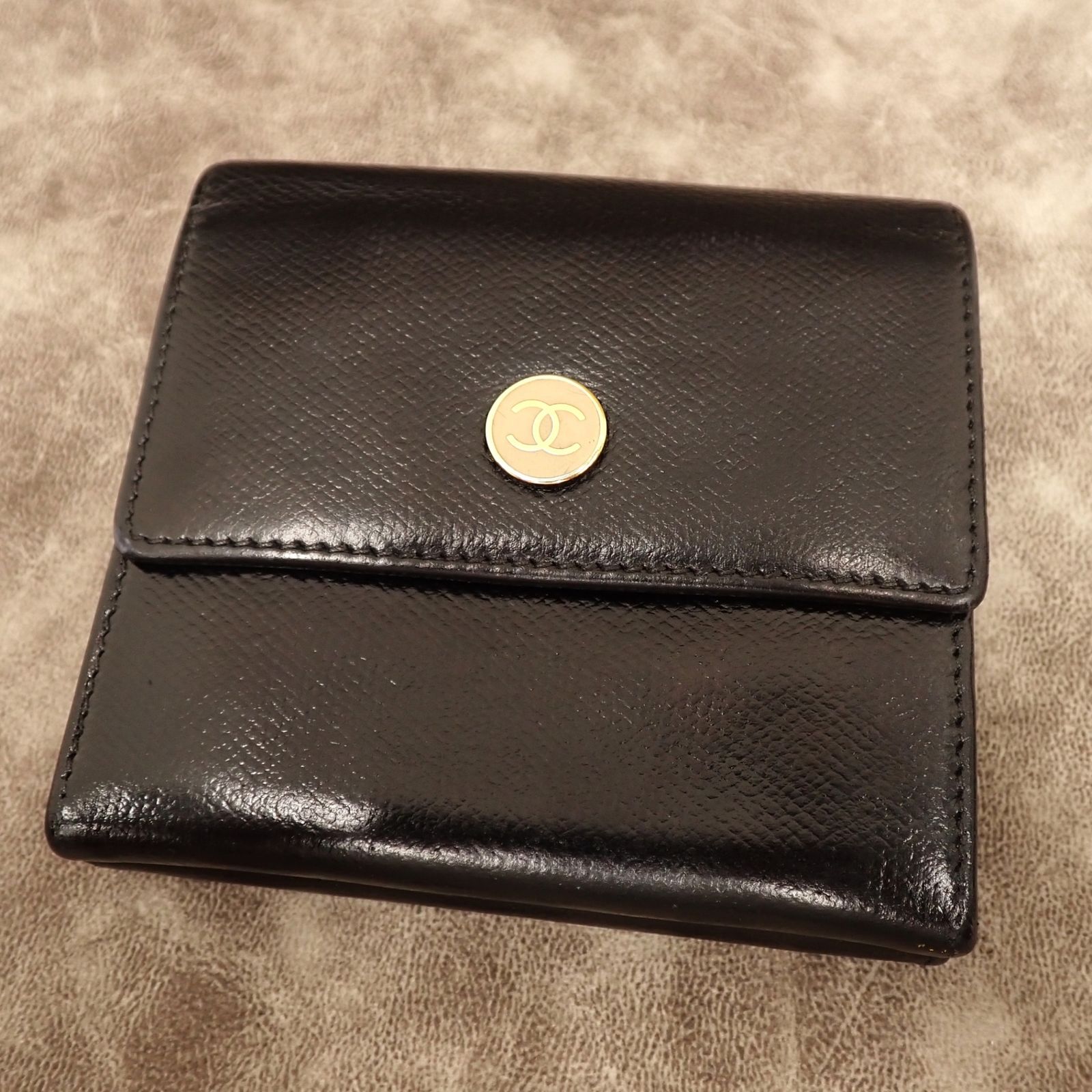 CHANEL シャネル 二つ折り財布 ブラックレザー メンズ レディース ユニ 