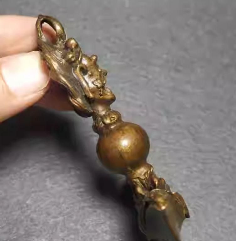 銅製 密教鉞斧刀 金剛杵 法器 装飾品 工芸品 美術品 置物 - メルカリ