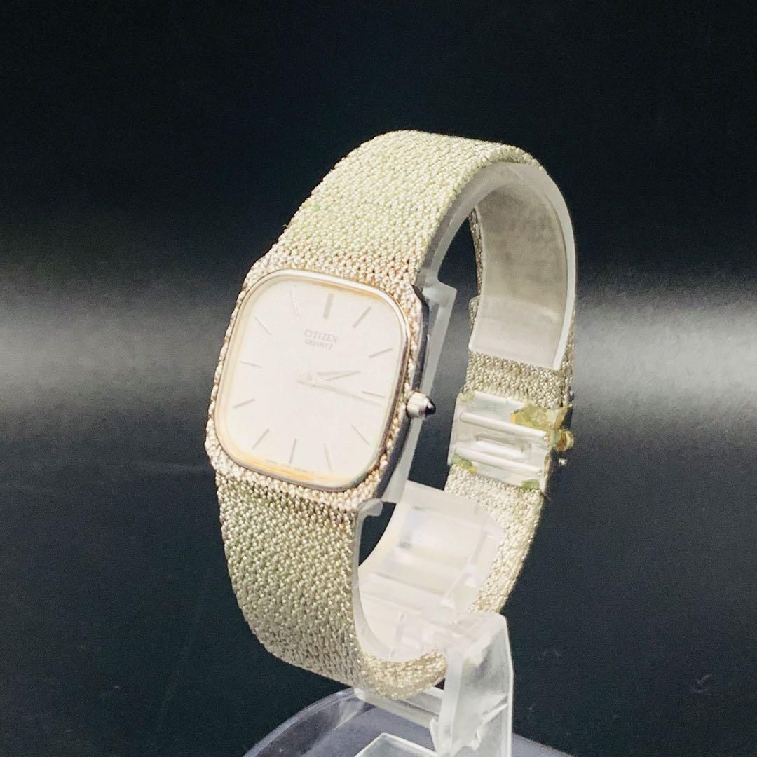 豪勢さのある シチズン スクエア型 2720-159225 QZ シルバー文字盤