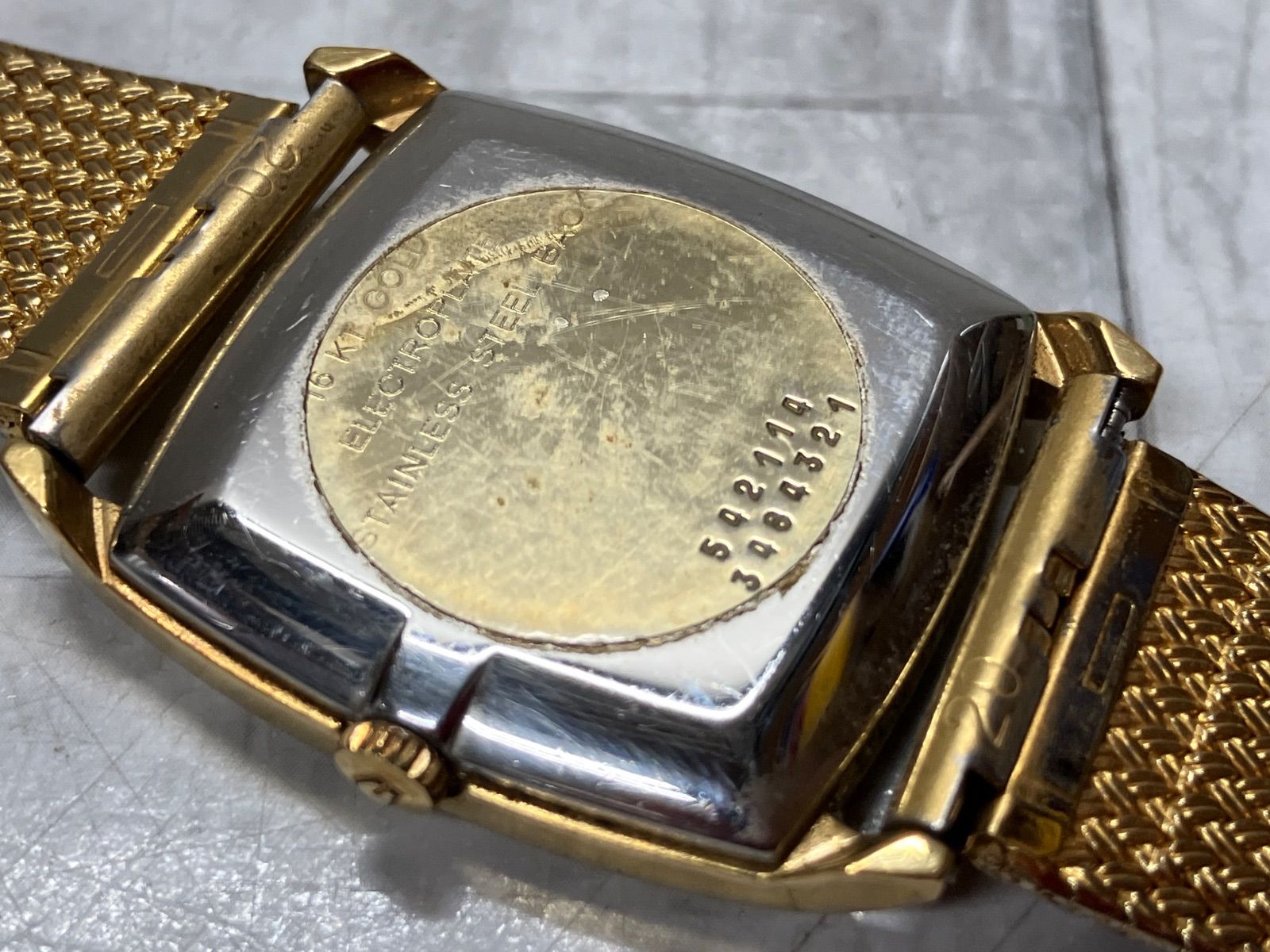 ユニバーサルジュネーブ UNIVERSAL Geneve ゴールド 手巻き 機械式