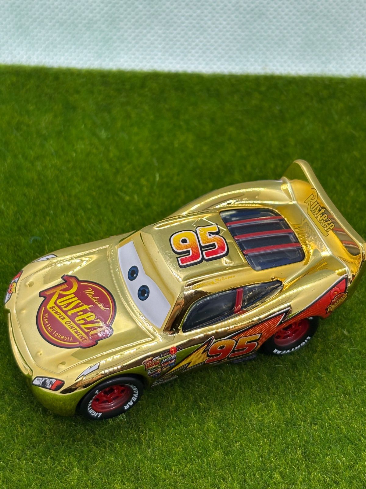 カーズ⭐︎マックィーン　NEWゴールド　95 新品 カーズ マックイーン #95／ゴールド ミラー｜Yahoo!フリマ（旧PayPay