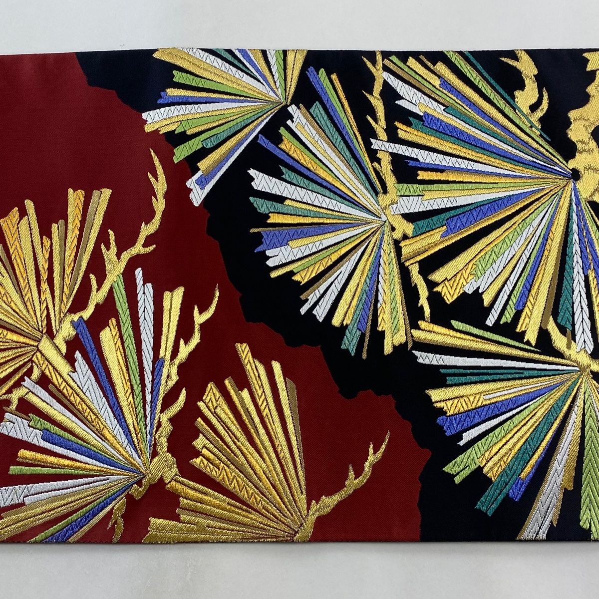 松葉菱」 TV・オーディオ・カメラ 袋帯 美品 秀品 優彩錦 松 箔 黒