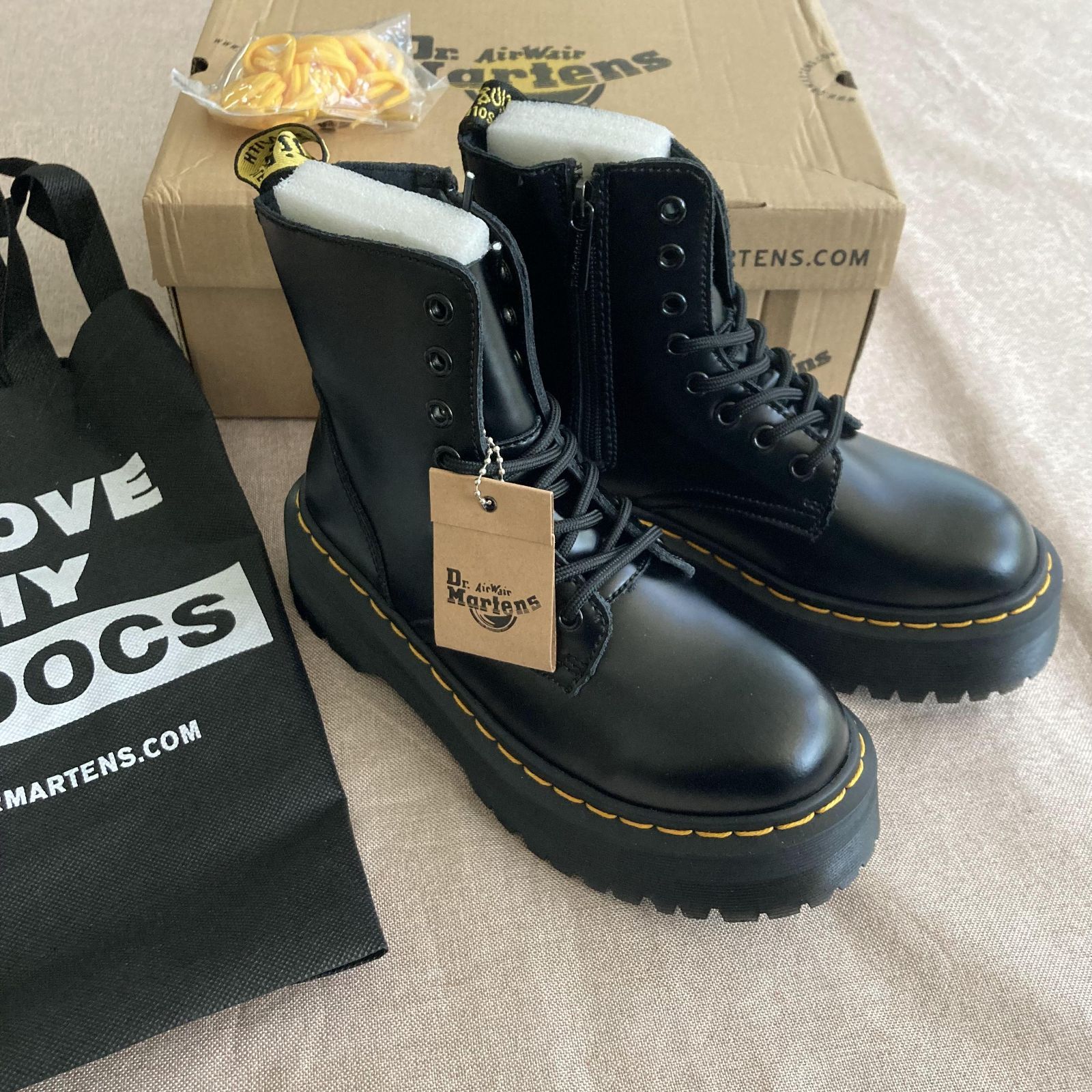 新品未使用 Dr.Martens ドクターマーチン JADON 8ホールブーツ 男女兼用 ドクターマーチン - メルカリ