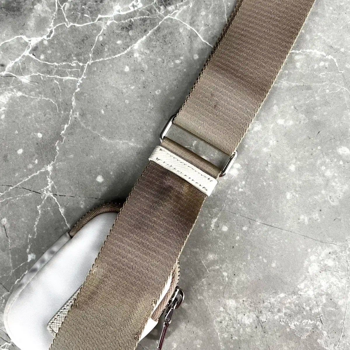 ホーボーバッグ