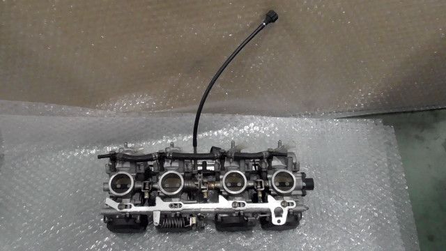 ZZR400 ZX400N-033xxx の キャブレター 1747101763