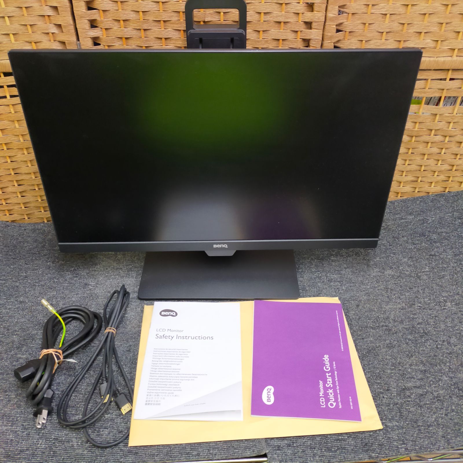 ゲーミングモニターAOC 165hz 本体 電源ケーブル付 AOC 165Hz対応 23.6