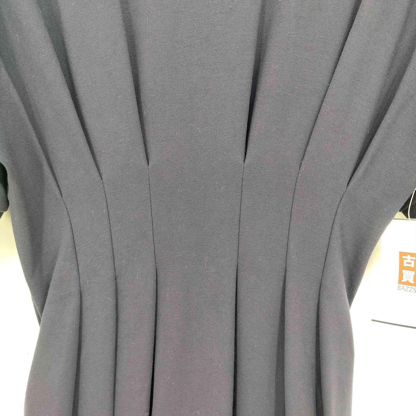 USED古着(ユーズドフルギ) {{aimeine}} ドロストフリルスリーブスリットショルダーブラウス  中古 古着 0814 ユーズドフルギ USED古着 HYEON ウエストタックボリュームドレス
