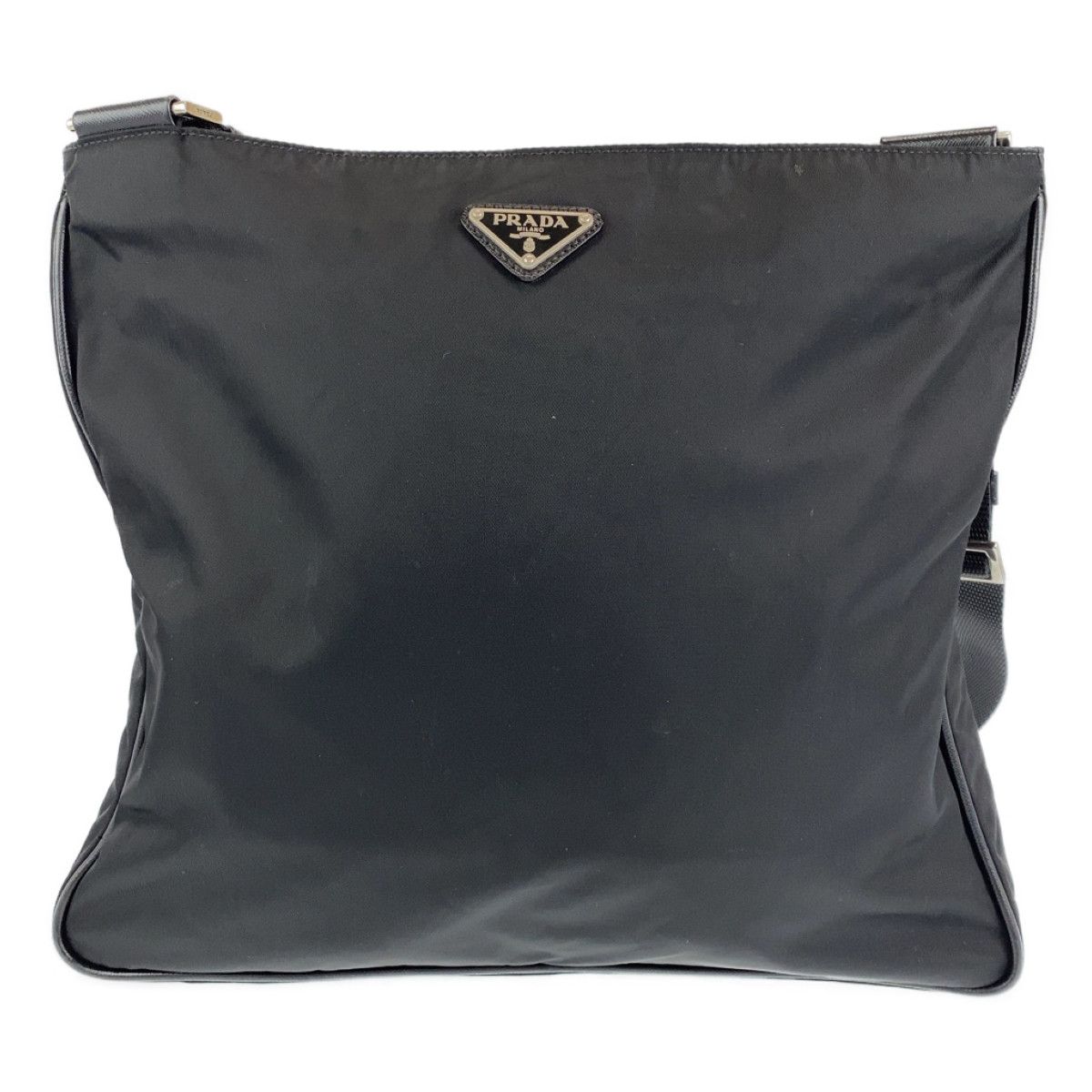 PRADA プラダ ロゴプレート 男女兼用 ブラック 黒 シルバー金具  