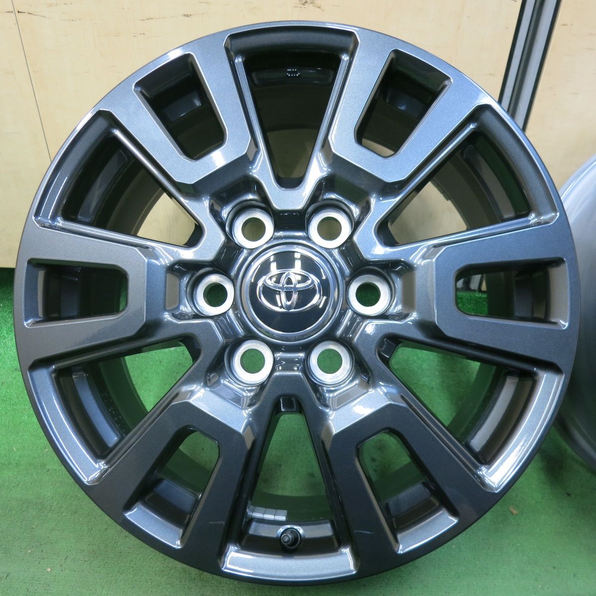 送料無料] 新車外し☆トヨタ ランクル 250 VX 純正 ホイール 18インチ