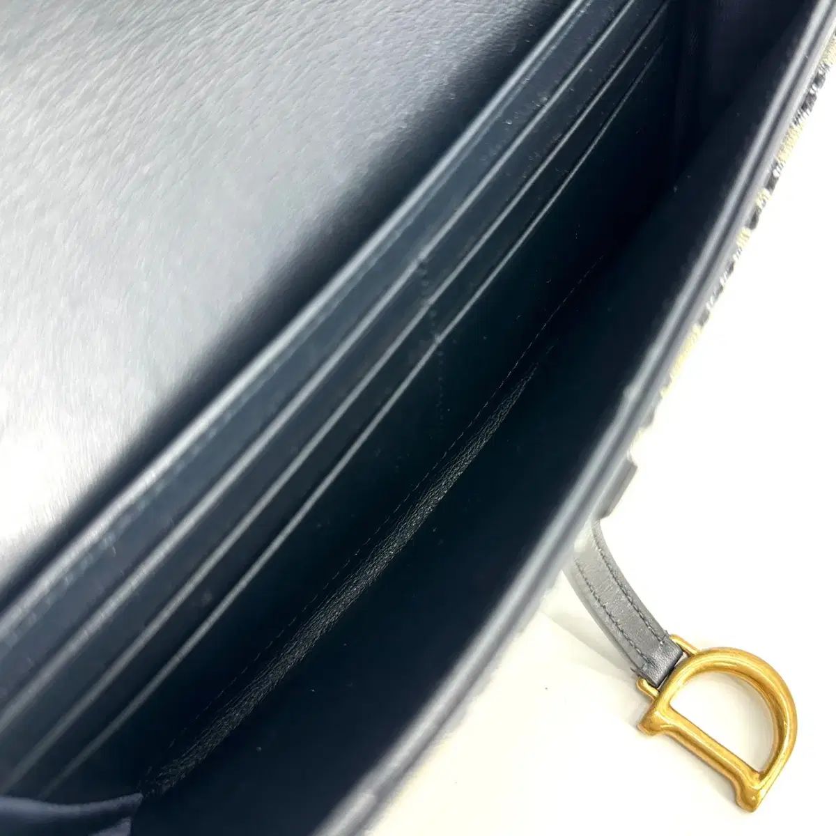 オブリーク サドル