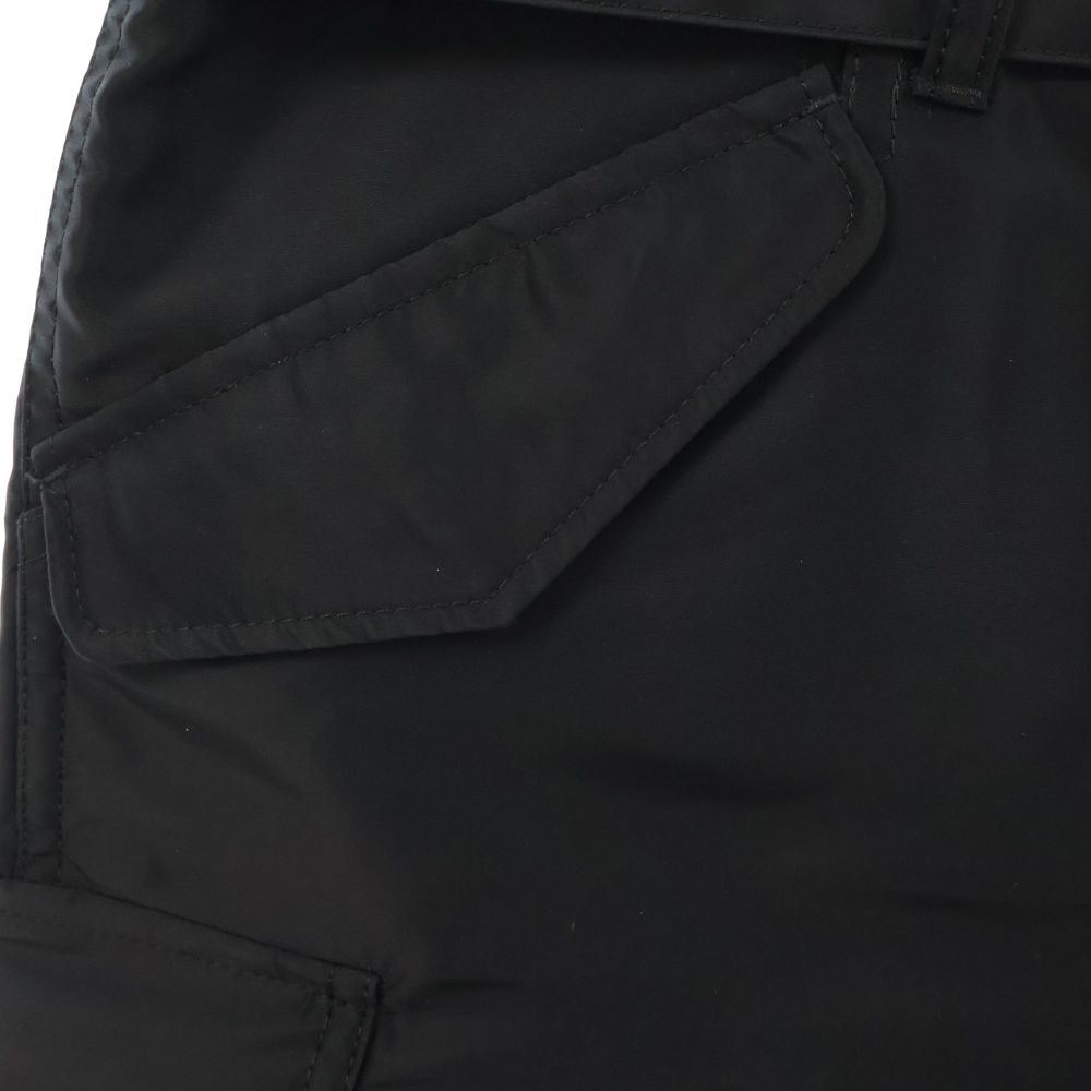 Sacai (サカイ) 24SS ナイロンミリタリーショートパンツ ハーフパンツ 