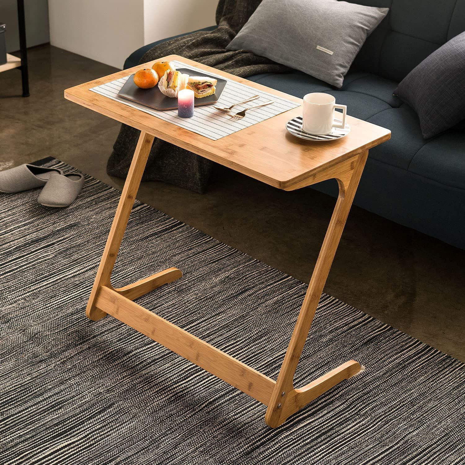 ベッドサイドテーブル