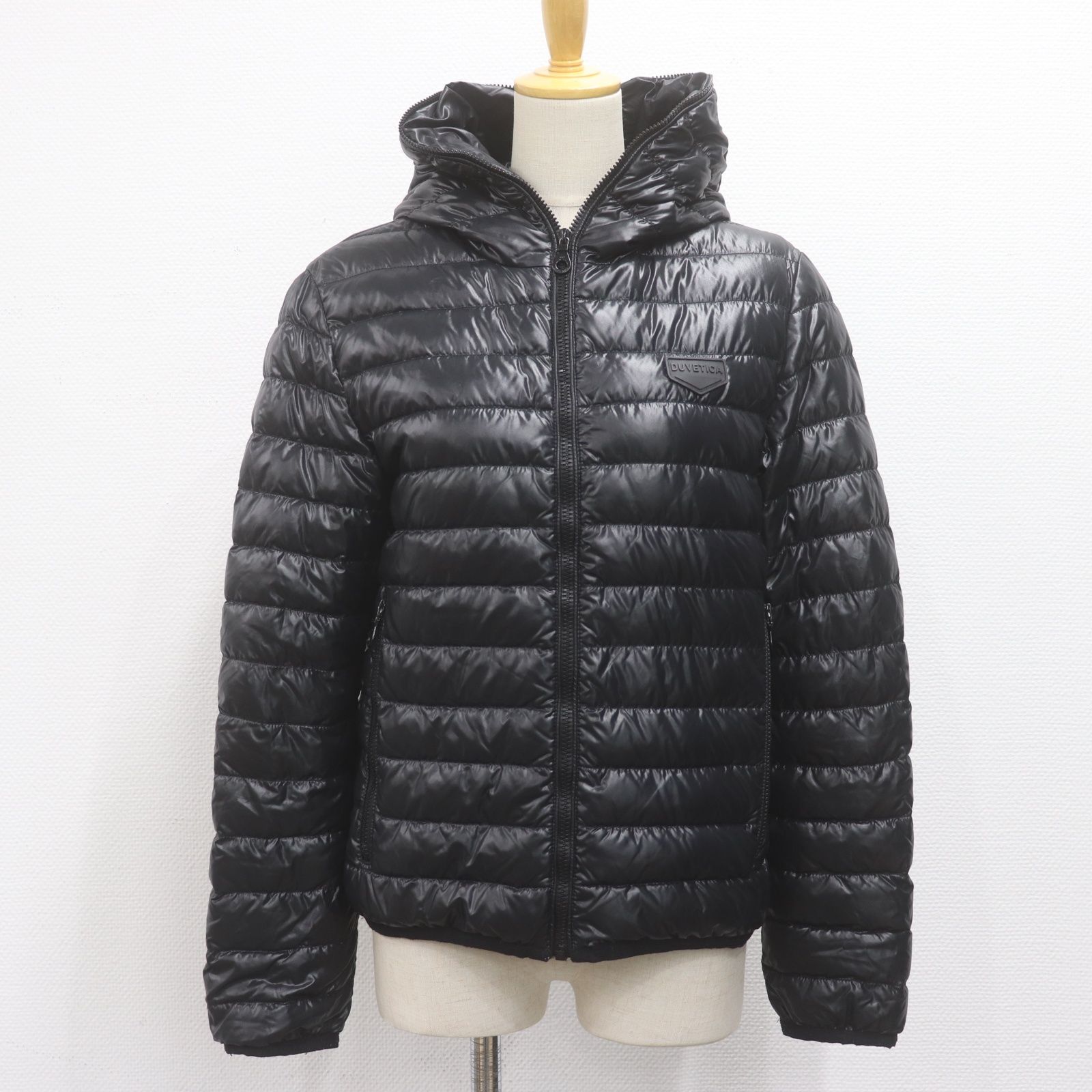 美品 DUVETICA光沢のある黒のダウンジャケット 44 ITWL6CFVT7XE DUVETICA デュベティカ ダウンジャケット アウター