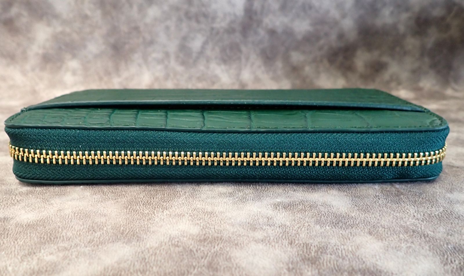 新品 ヘンローン製 クロコダイル長財布 グリーン 定価28万 木箱付き