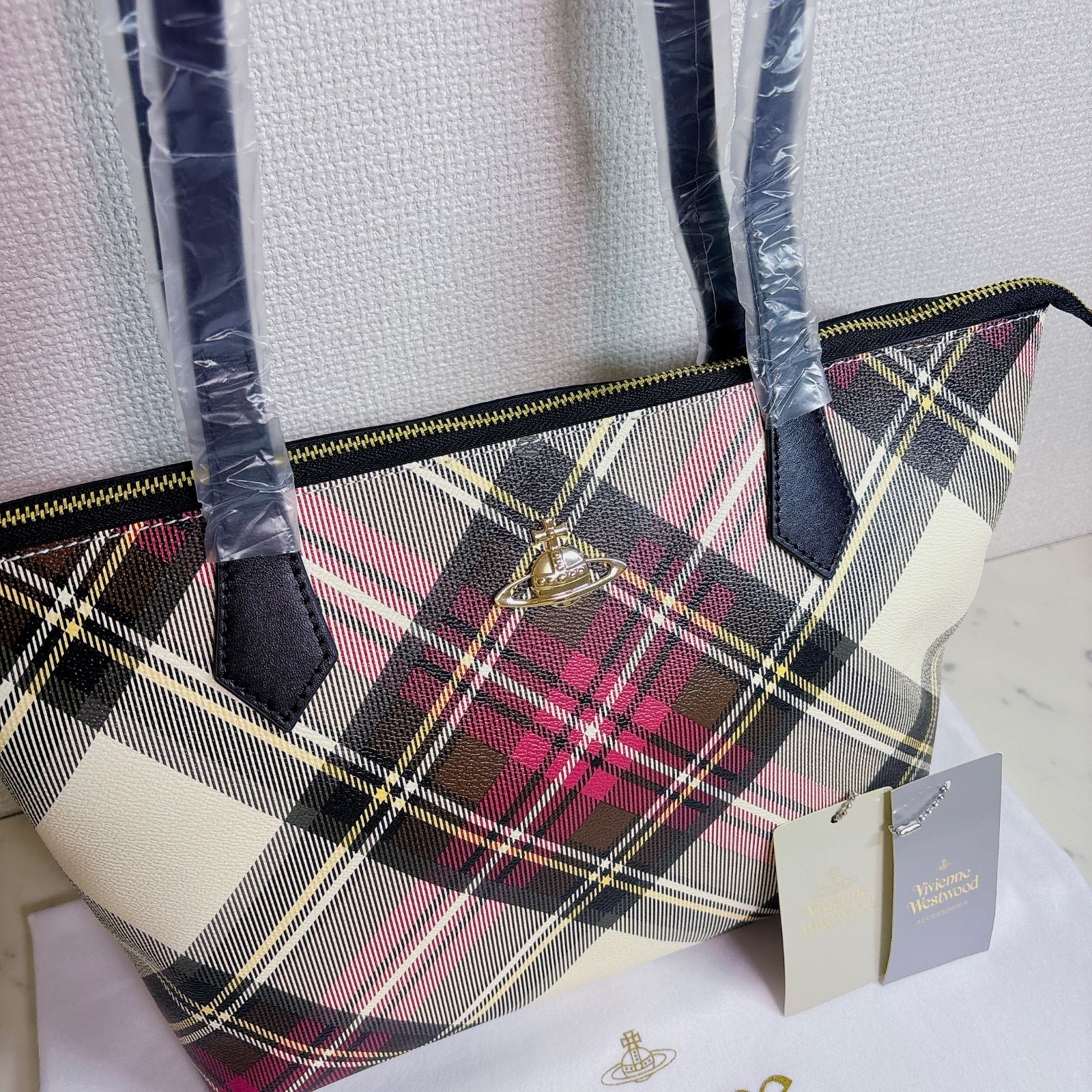1点再入荷【新作♡可愛いチェック柄 ♡】Vivienne Westwood トート