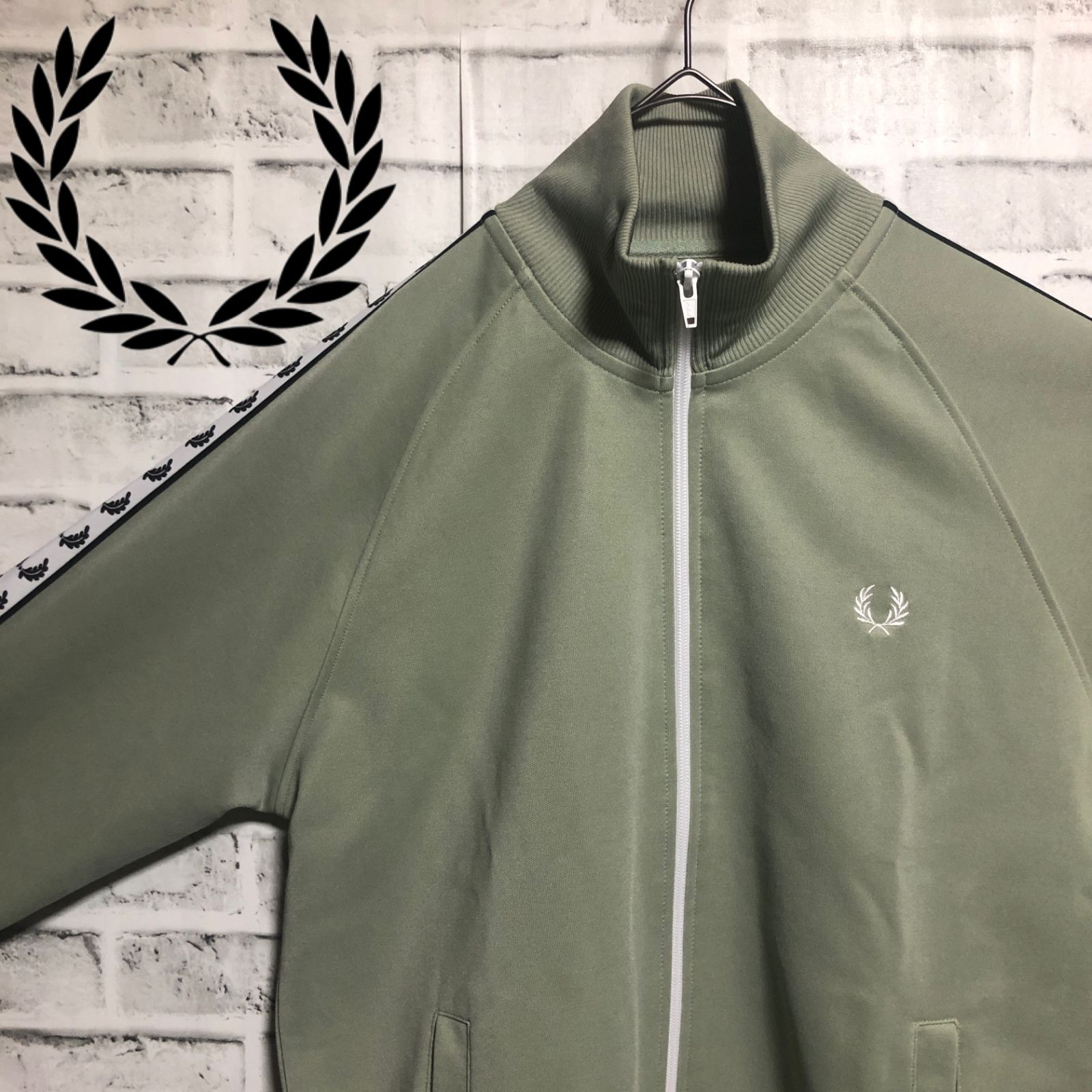 Fred Perry⭐️トラックジャケット M 刺繍/テープ月桂樹 カーキ×白黒 