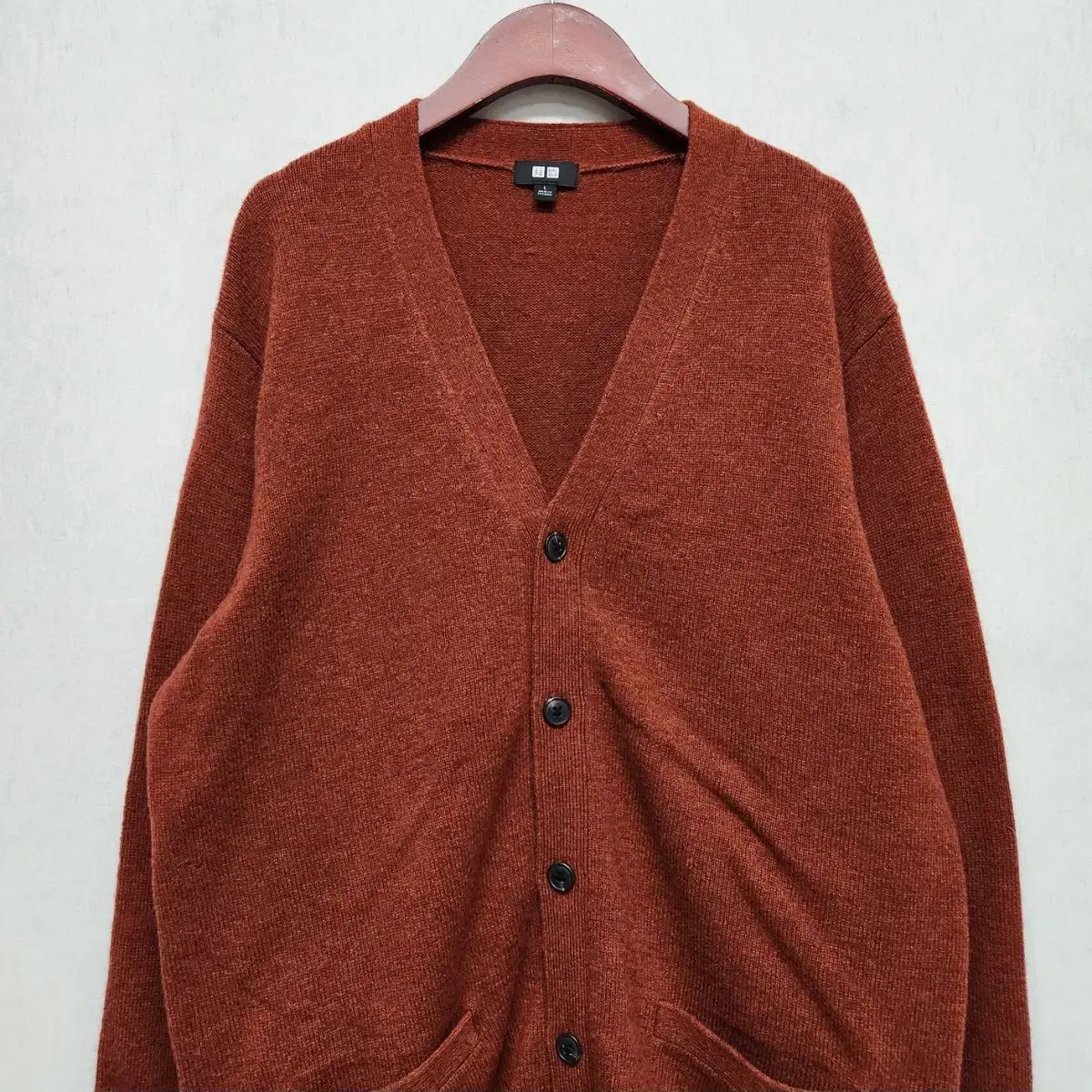 UNIQLO(ユニクロ) メンズ ピュア ニュー ウール 100 % Vネック ニット  