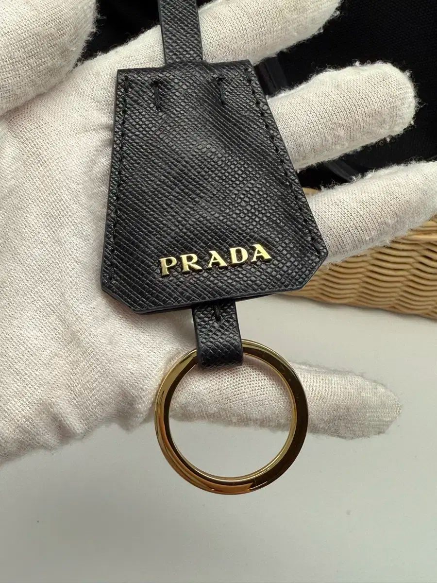 PRADA プラダ