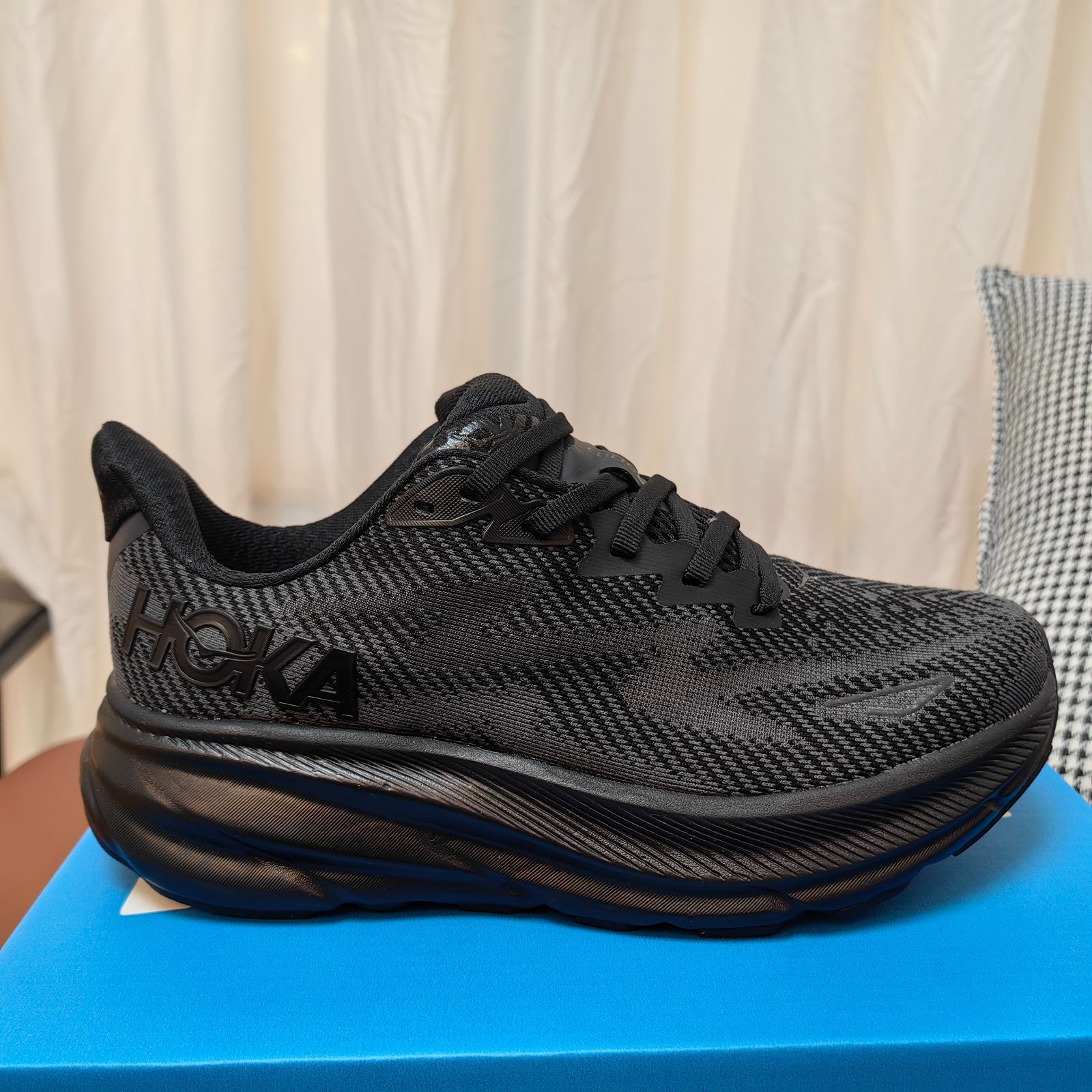 CLIFTON9 Black