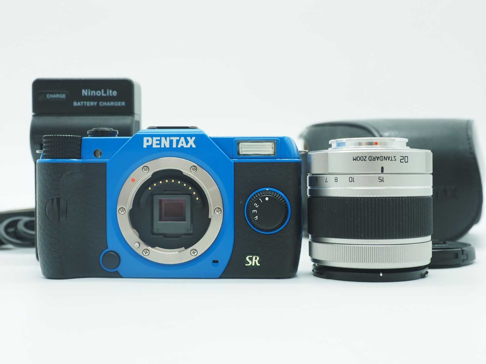ペンタックス PENTAX Q7 Blue 12.4 MP Digital Camera 02 Lens 1012 Shots Z5562A
