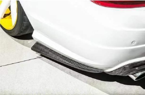 リアルカーボン製 ベンツ Cクラス 2007-2014 W204 C63 AMG リアバンパー スプリッター 左右2個