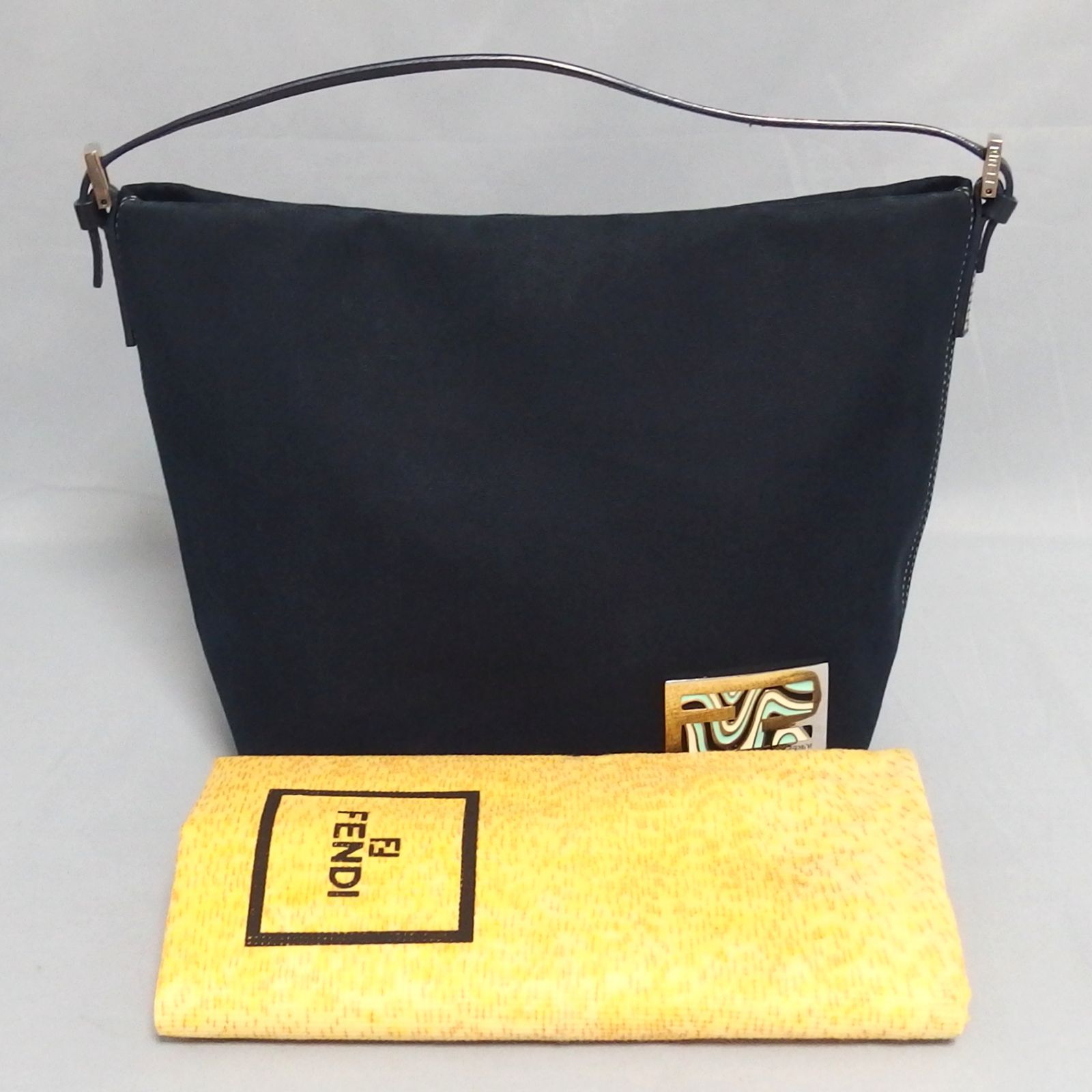 Fendi FFロゴ ネイビー キャンバスポーチ