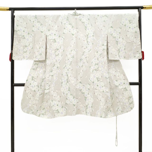 新古品 へちま衿 コート ♥ 袷 ペールグレー地 地紋 市松 菊 桜 花柄 草花 染め柄 エレガント かわいい お洒落 セミフォーマル カジュアル 新古品 仕立て上がり 身丈114 裄丈71 Ｌサイズ みやがわ sb16316