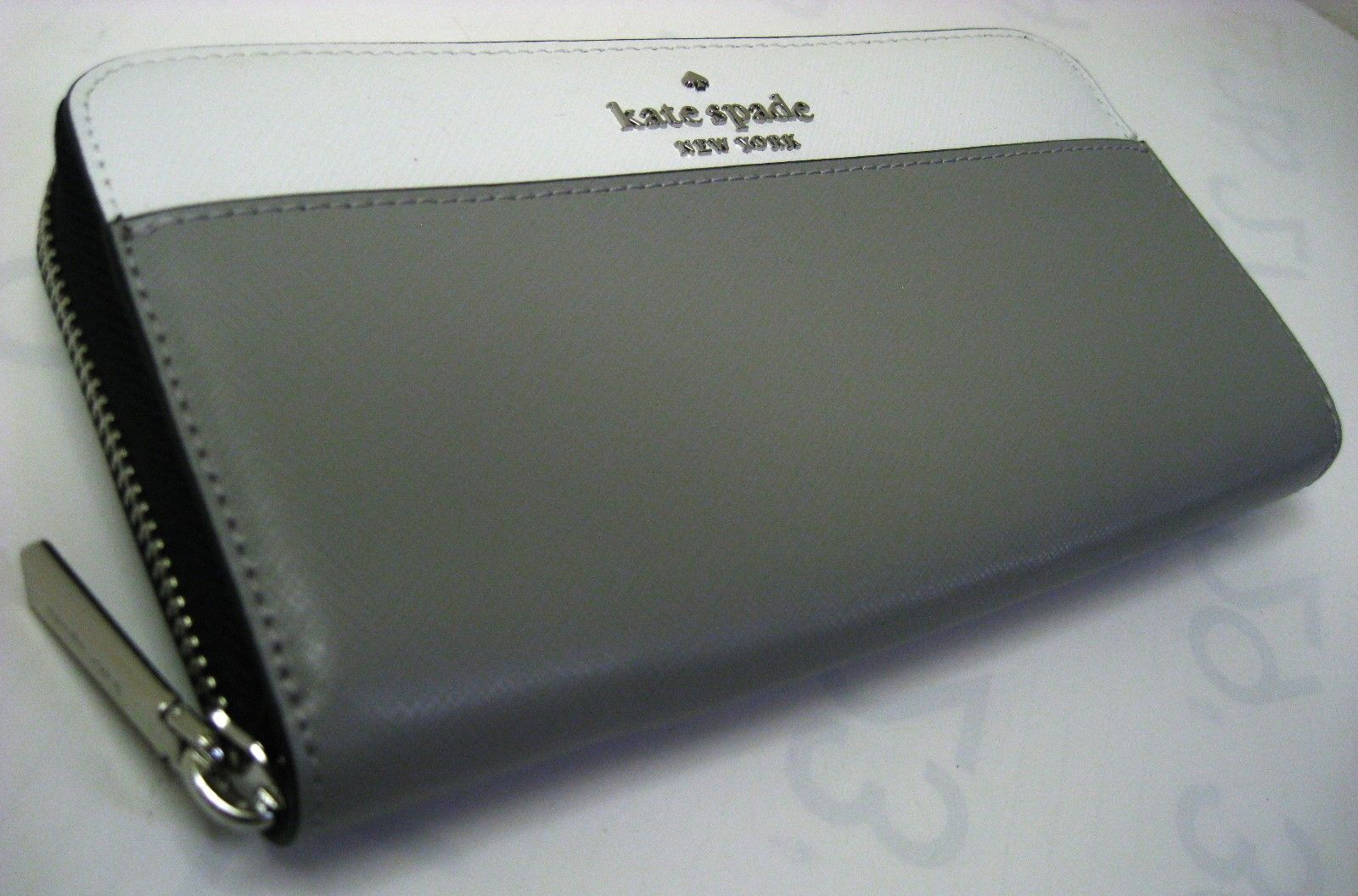 ほぼ未使用ケイトスペードKatespadeNEWYORKファスナー小銭入付長札入 kate spade NEW YORK - ほぼ未使用ケイトスペード