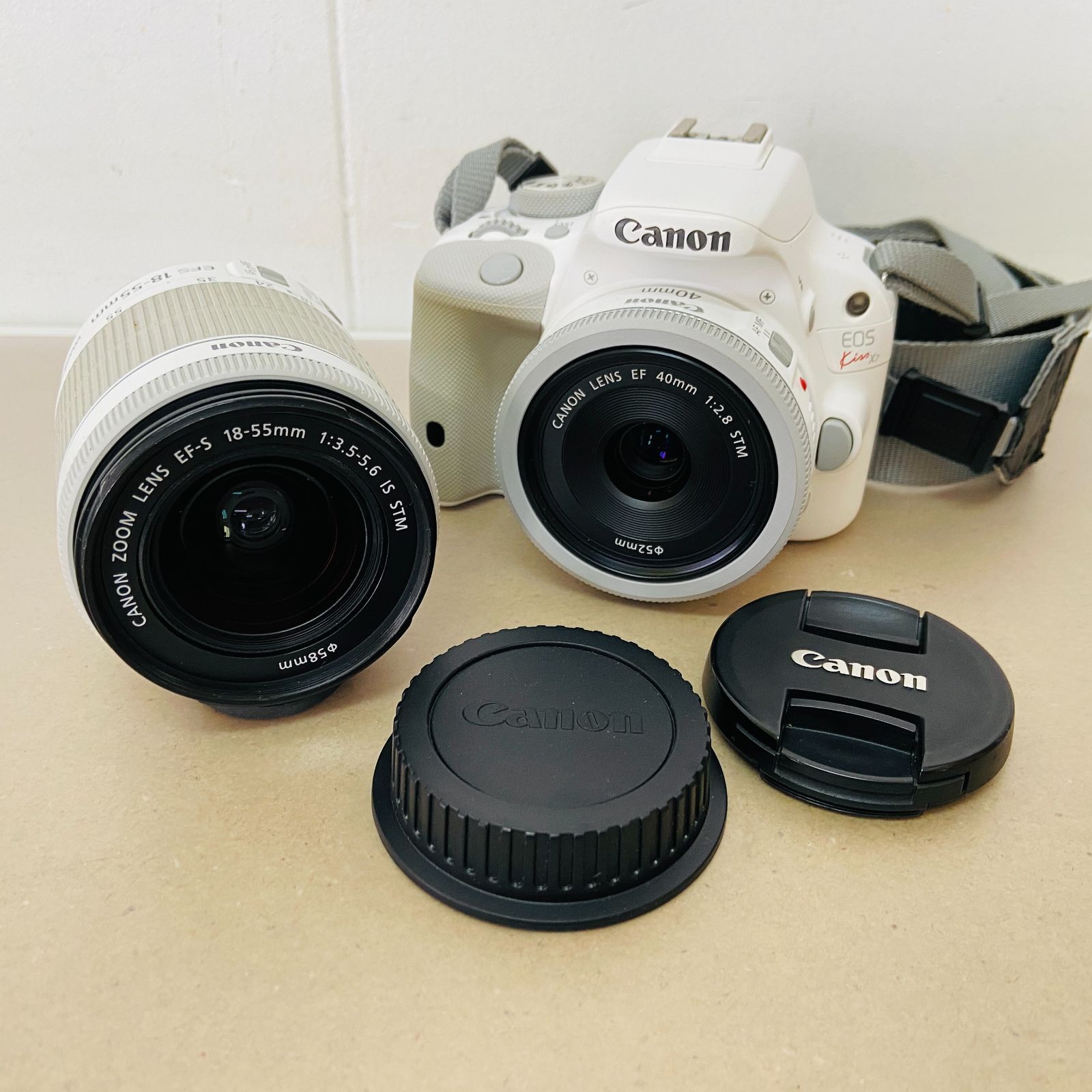 Canon Releases White EOS Kiss X7 in Japan