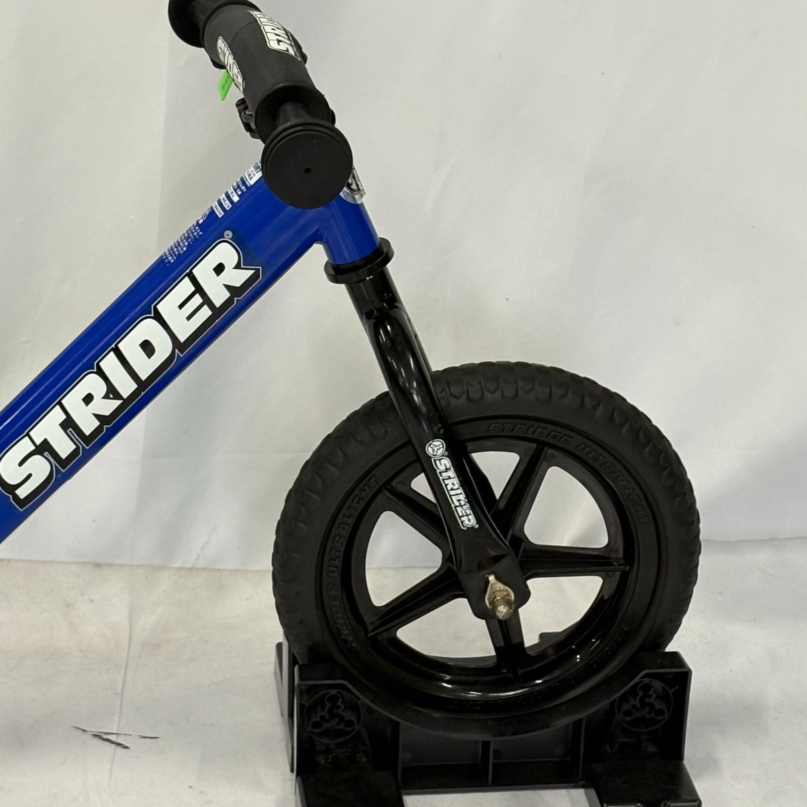 超美品　ストライダー12インチ　ブルー Amazon.co.jp: ストライダー スポーツモデル (STRIDER Sport) 12