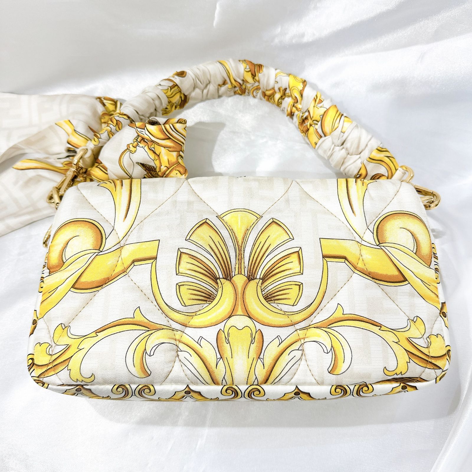 新品・未使用品）フェンディ FENDI ミニ バゲット スモール FF エンボス ショルダー ハンドバッグ ラムスキン レザー ワサビ グリーン  ゴールド 8BS017 箱付 : 200007110019 : ブランドシティ - 通販 - Yahoo!ショッピング