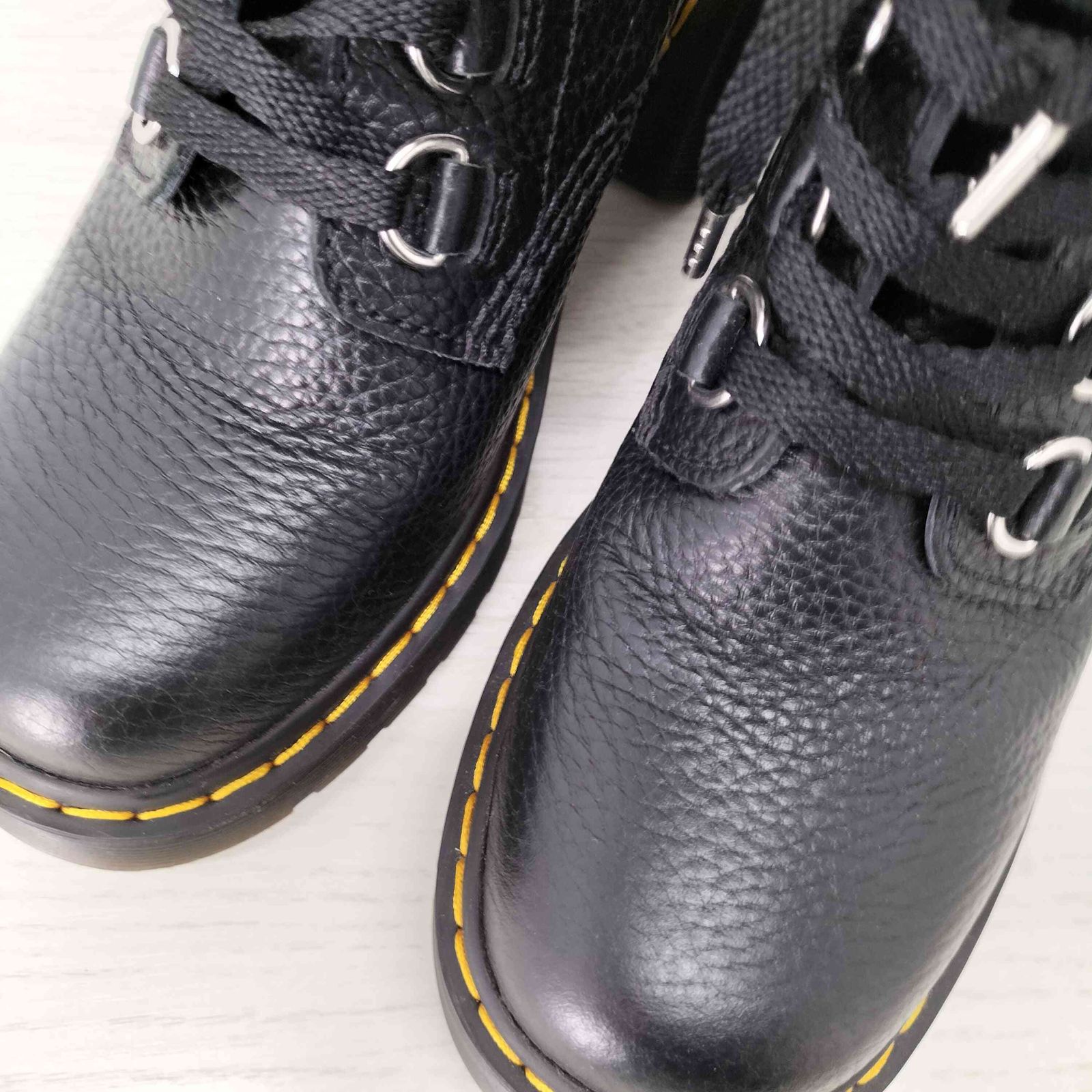 miroドクターマーチン新品未使用 CHESNEYチェスニー 8ホール ドクターマーチン Dr.Martens レディース 8ホールブーツ