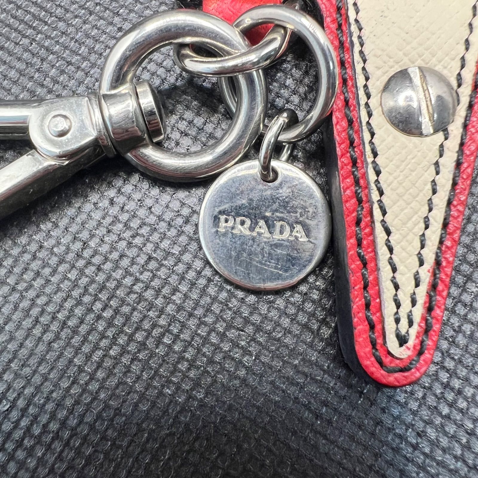 PRADAチャーム飛行機 新入荷】プラダ(PRADA)サフィアーノ 飛行機チャーム – 池袋の