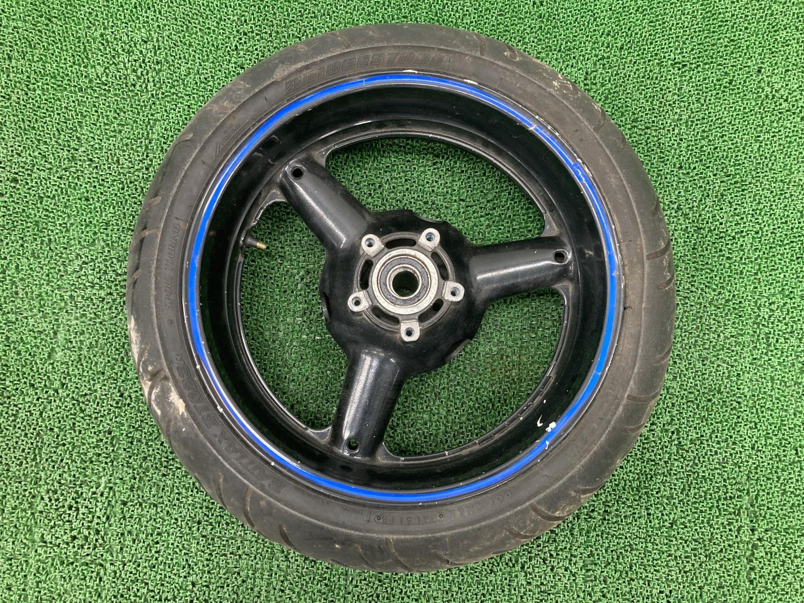 GSX1300Rハヤブサ リアホイール B0A JS1GW71A432102*** スズキ GSX1300Rハヤブサ リアホイール B0A JS1GW71A432102*** スズキ