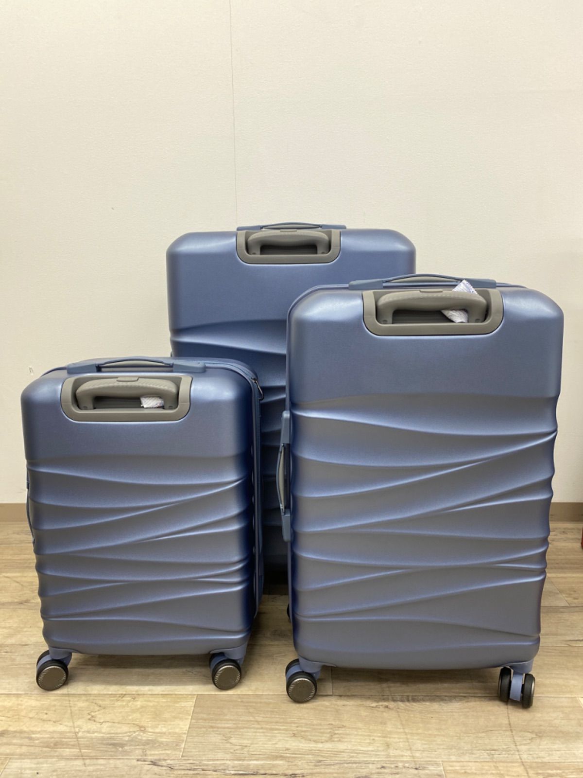 アメリカンツーリスター Tranquil 3P スーツケース　キャリーバッグ AMERICAN TOURISTER アメリカンツーリスターTranquil 3P スーツ