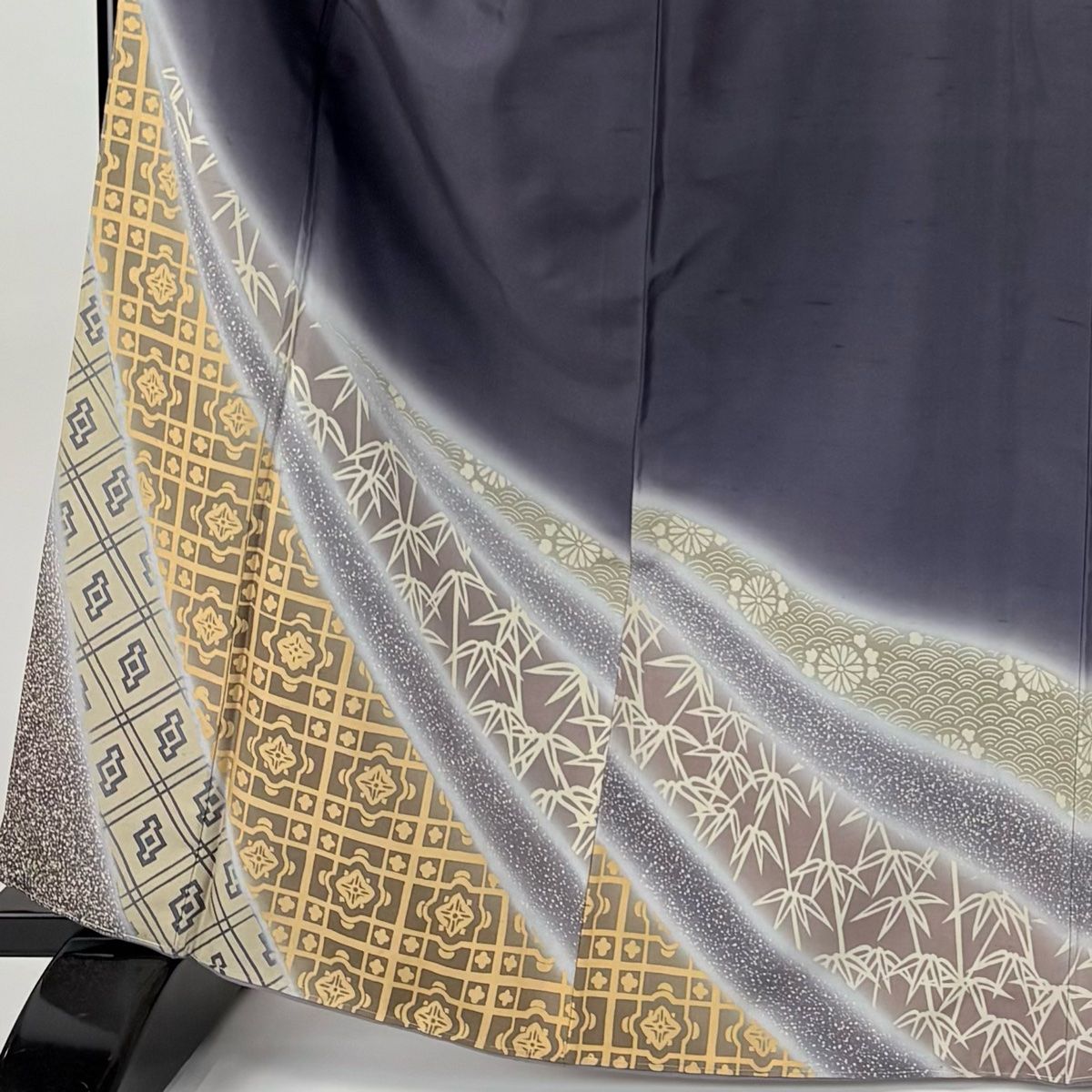 付下げ 身丈165.5cm 裄丈71cm L 袷 紬地 やまと 笹 格子 ぼかし 灰紫 正絹 名品