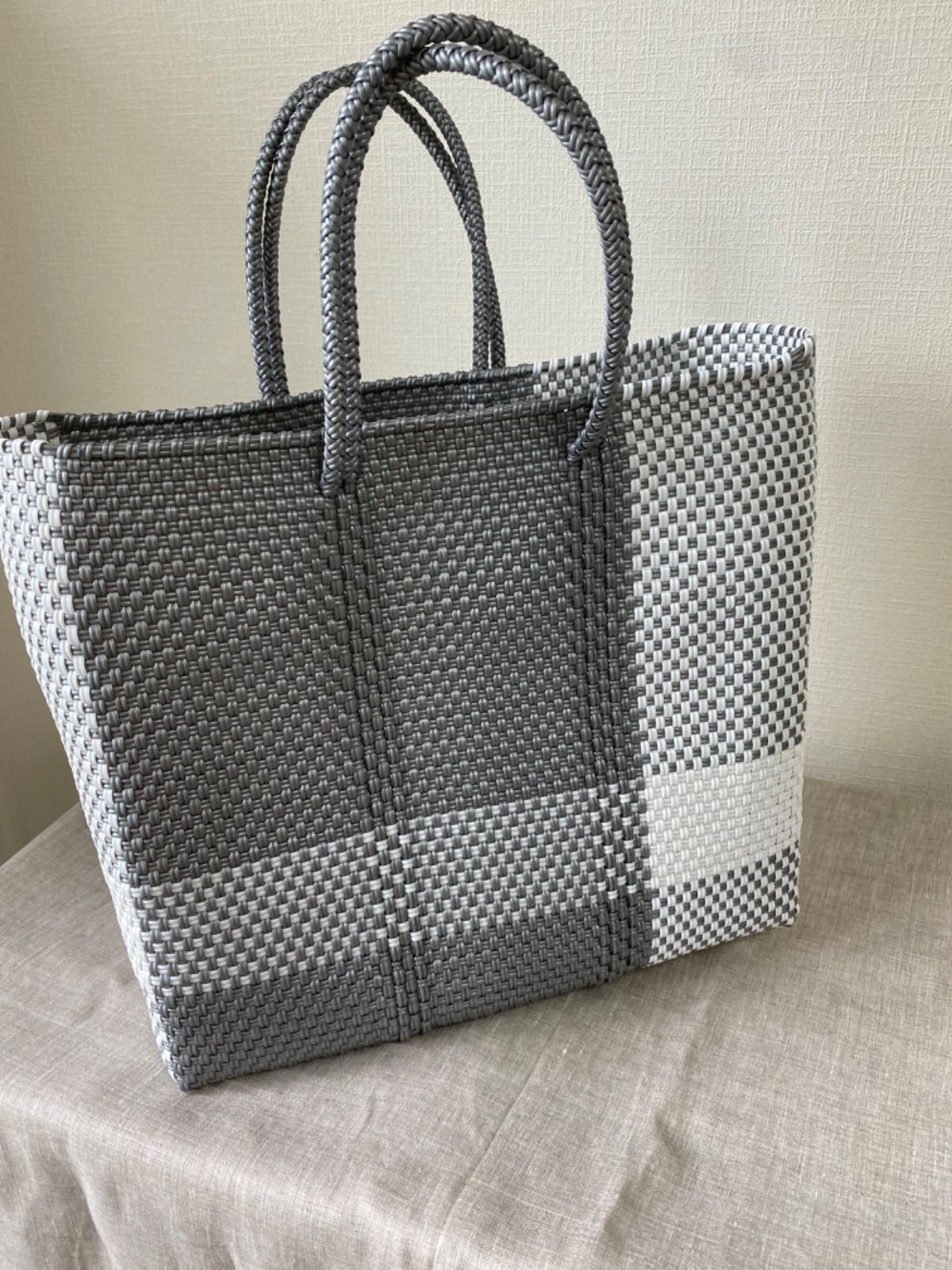 メルカドバッグ M size 白&銀 CROSS LINEメキシコ直輸入 - メルカリ