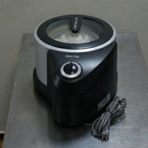 100V