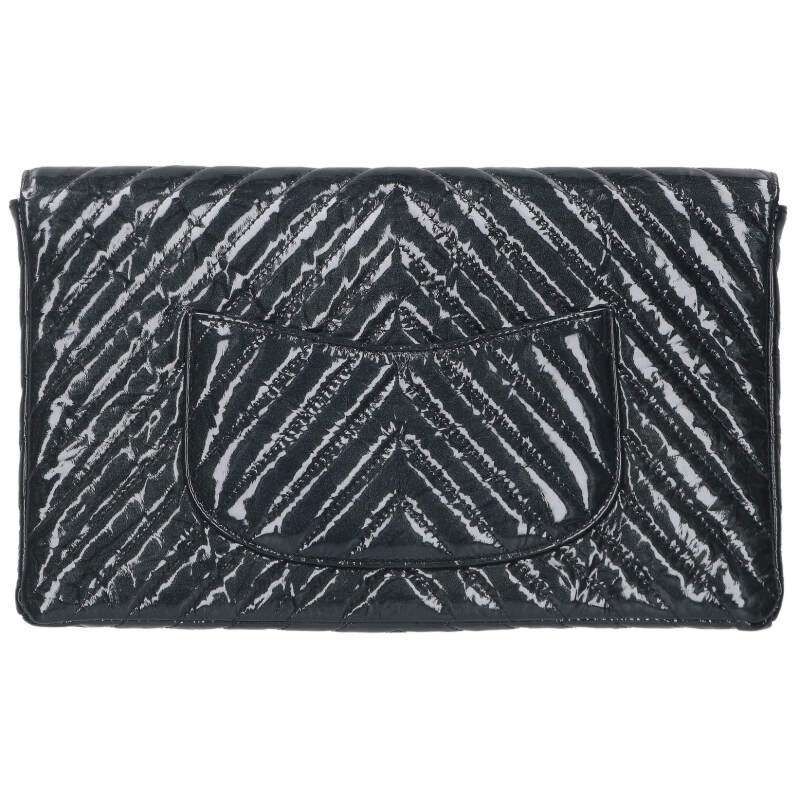 シャネル シェブロン Vステッチパテントレザー黒金具クラッチバッグ メンズ