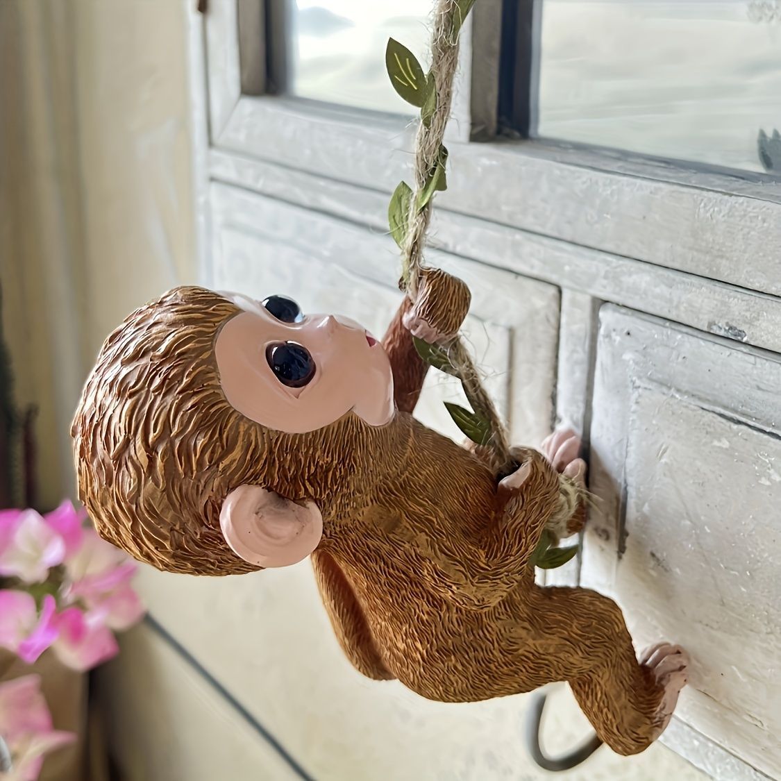 ★木彫り猿 吊るし飾り ぶら下がり猿 アンティーク オブジェ インテリア 縁起物 吊り下げ オブジェ ガーデンオーナメント ぶら下がっている猿 室内