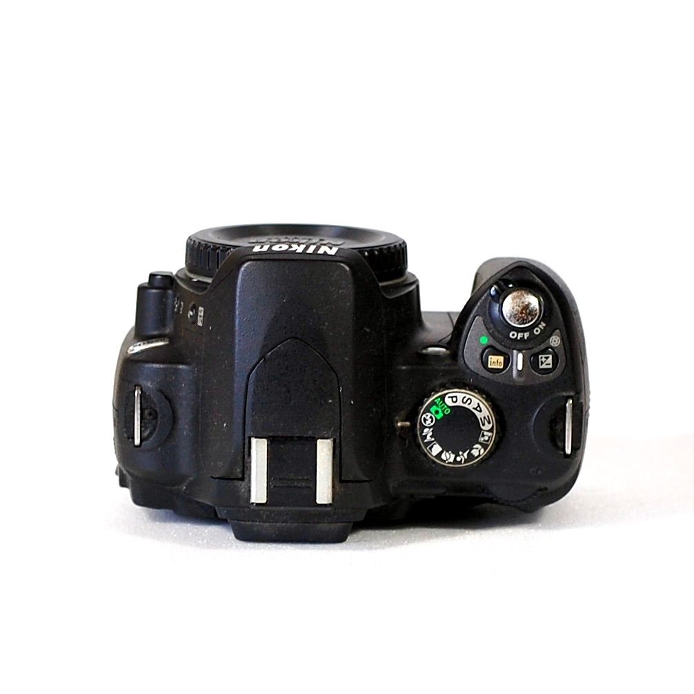 Nikon デジタル一眼レフカメラ D40X ボディ／ショット数 1058