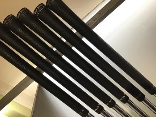 718