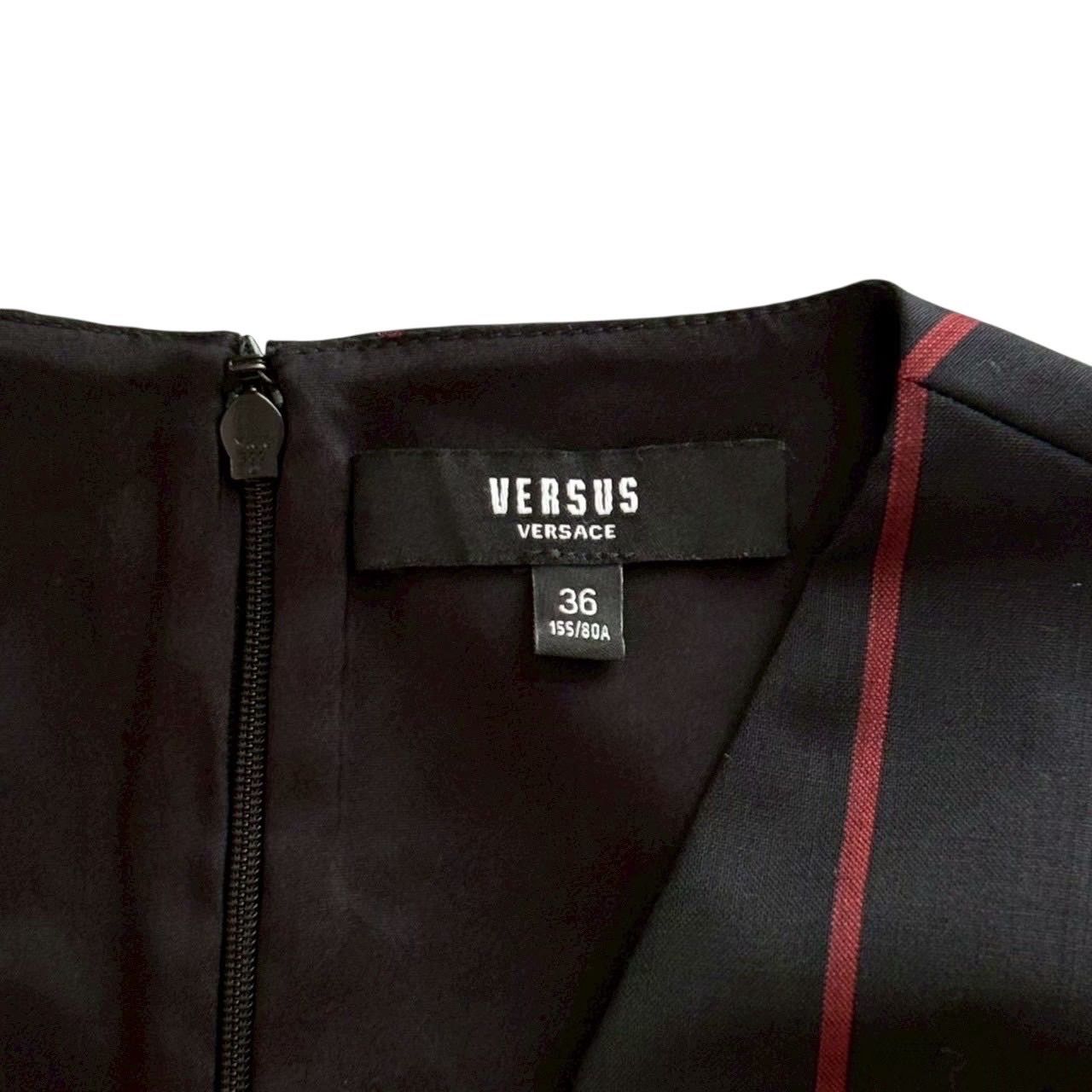 3/17、23時まで❗️セール❗️VERSACE ノースリーブワンピース 36 Versace ヴェルサーチ ノースリーブワンピース 黒 赤 ボーダー