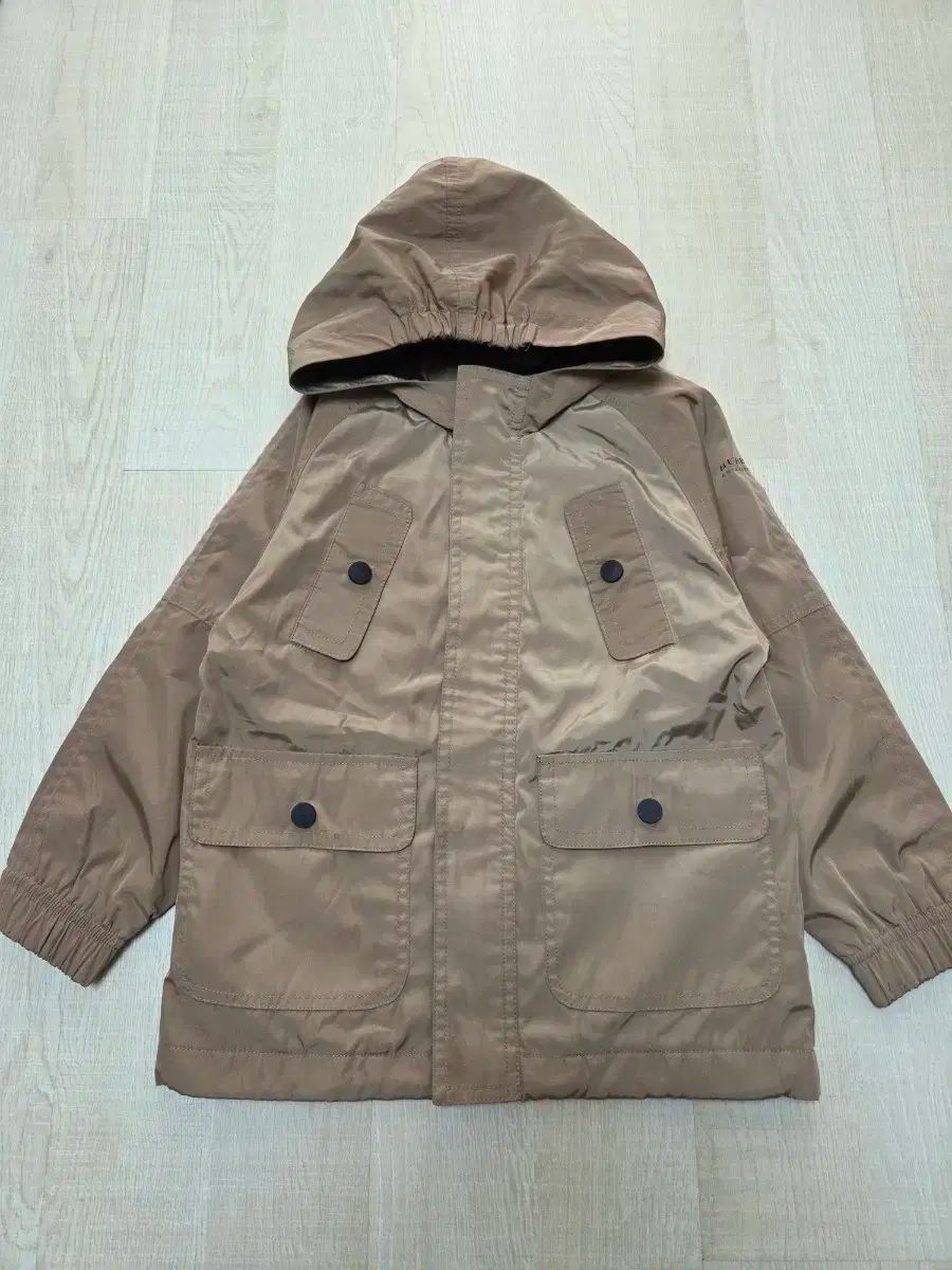 4Y Burberry Kids(バーバリーキッズ) ウィンドブレーカー ブルゾン