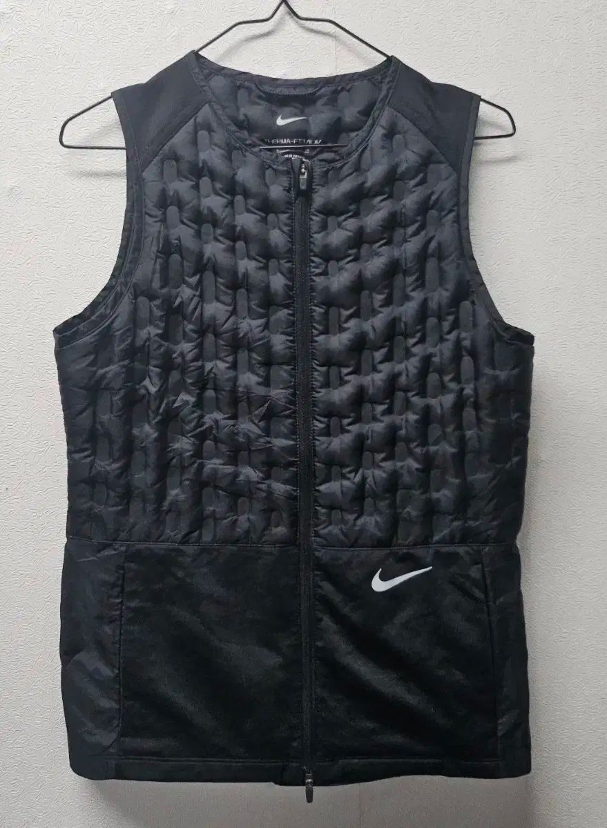 ナイキ レディース サーマ フィット ベスト S 80